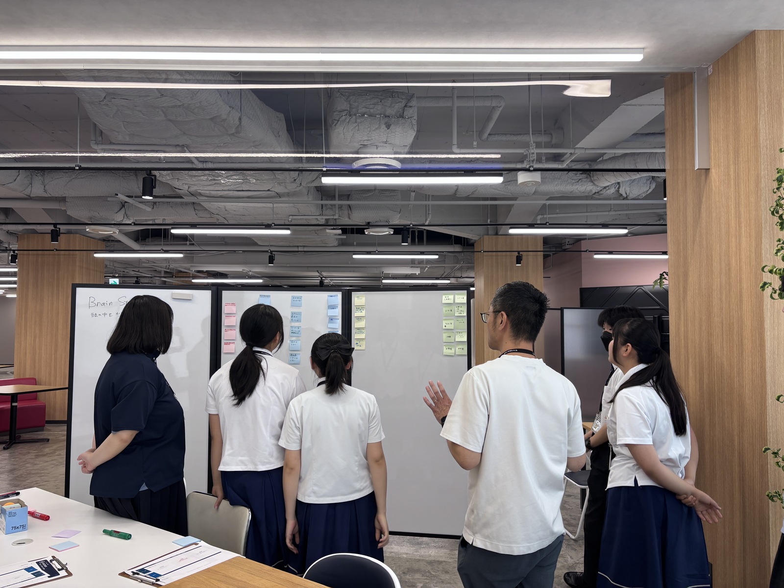 中学生のみなさんが見つけた、岩田屋さんの魅力。